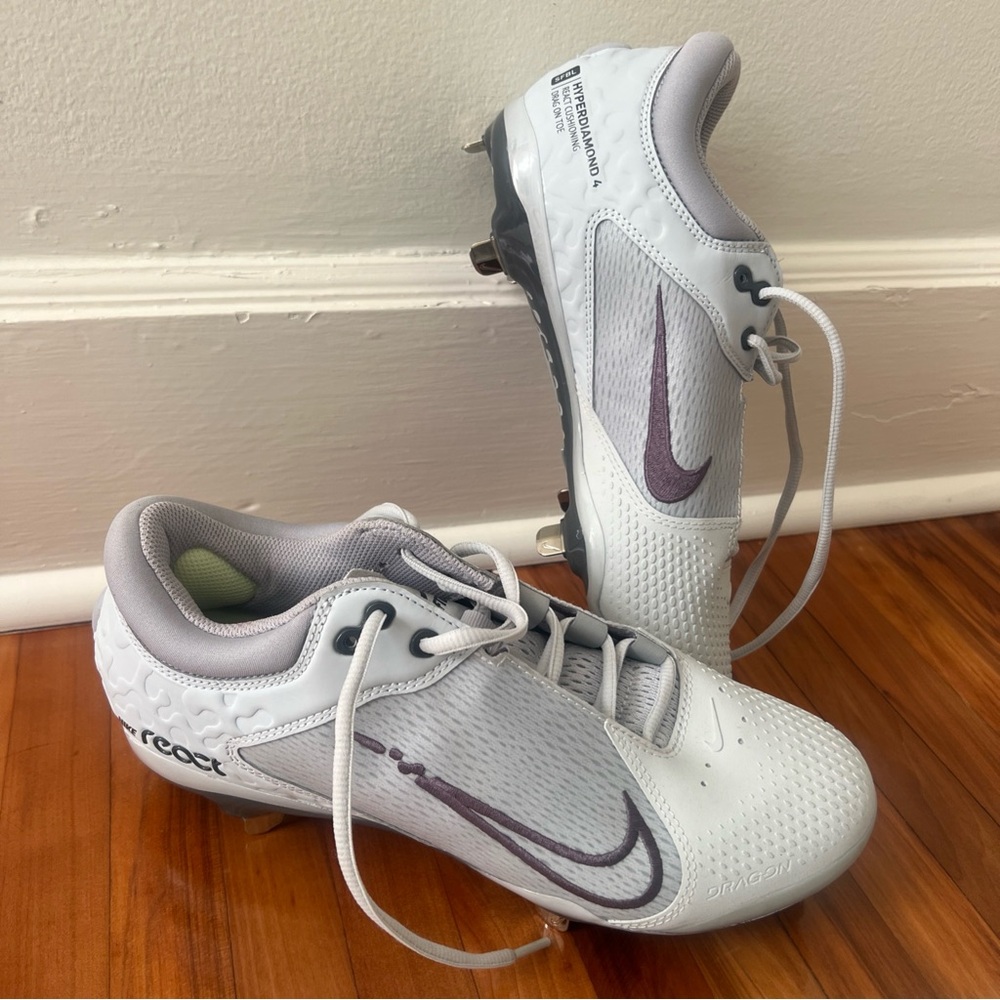 Nike Women’s Hyperdiamond 4 Elite Softball Cleats Wolf Gray size 10